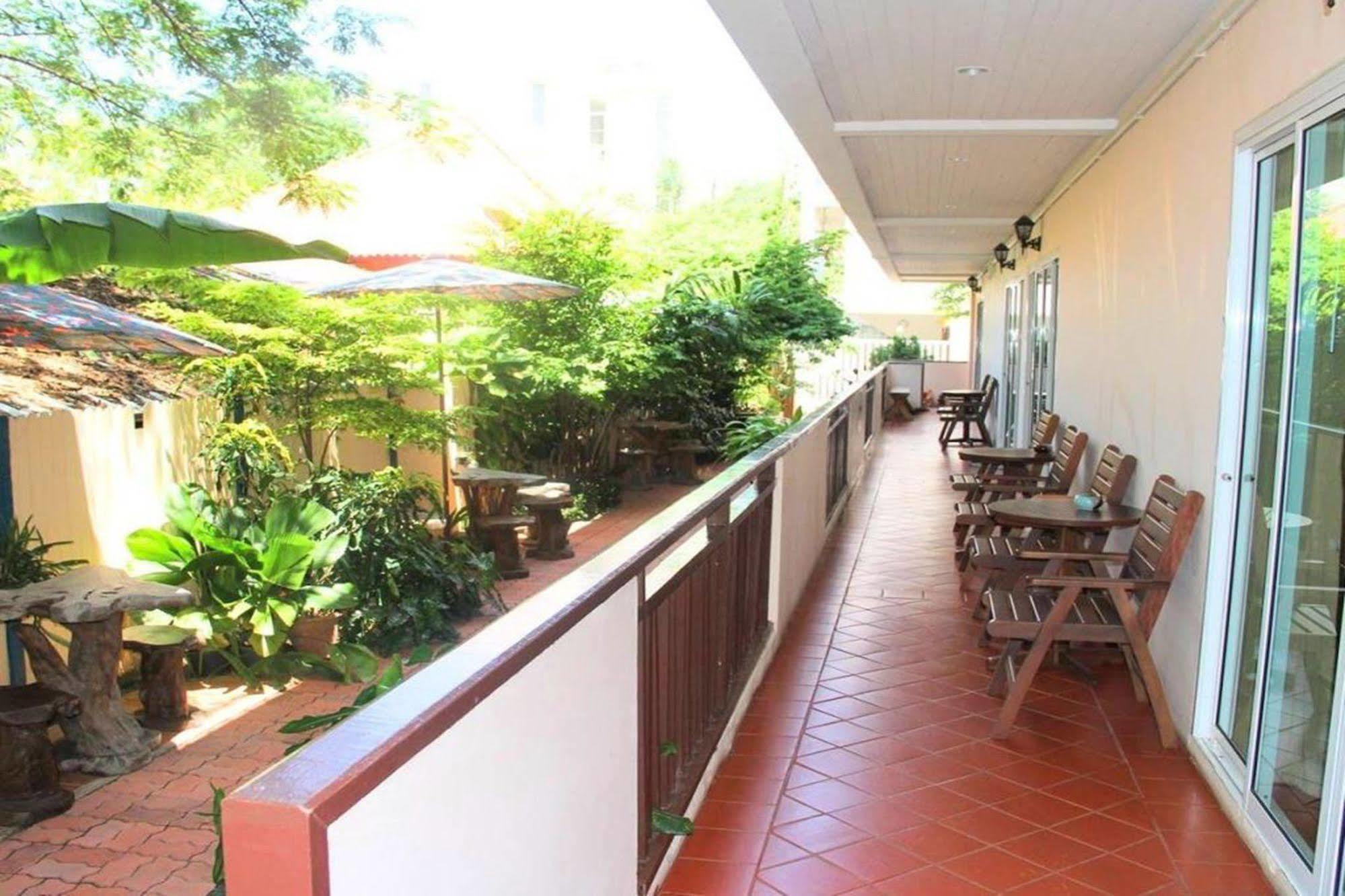 Hotel The Phen House HHQ Exterior foto